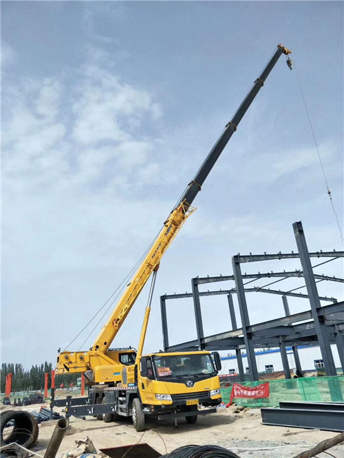 渝水区超高层建筑钢结构吊装案例